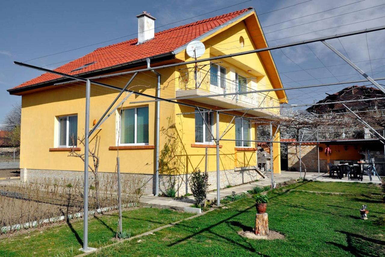 Вила В С. Габарево, Долината На Розите. Gabarevo Esterno foto