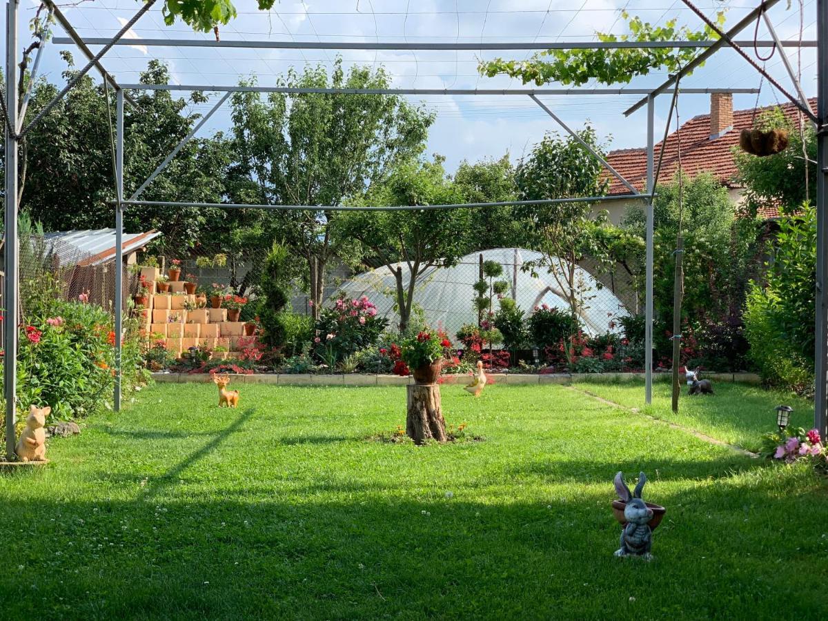 Вила В С. Габарево, Долината На Розите. Gabarevo Esterno foto